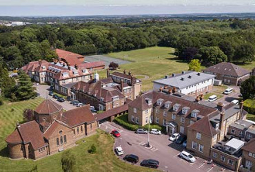 Farringtons School
