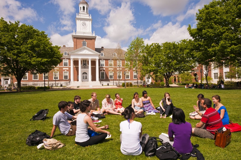 Les universités américaines et britanniques: Quel pays offre la meilleure éducation?